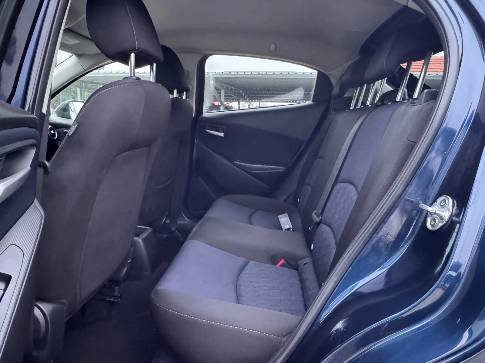 Mazda 2 1.5 SKYACTIV ИТАЛИЯ - изображение 9