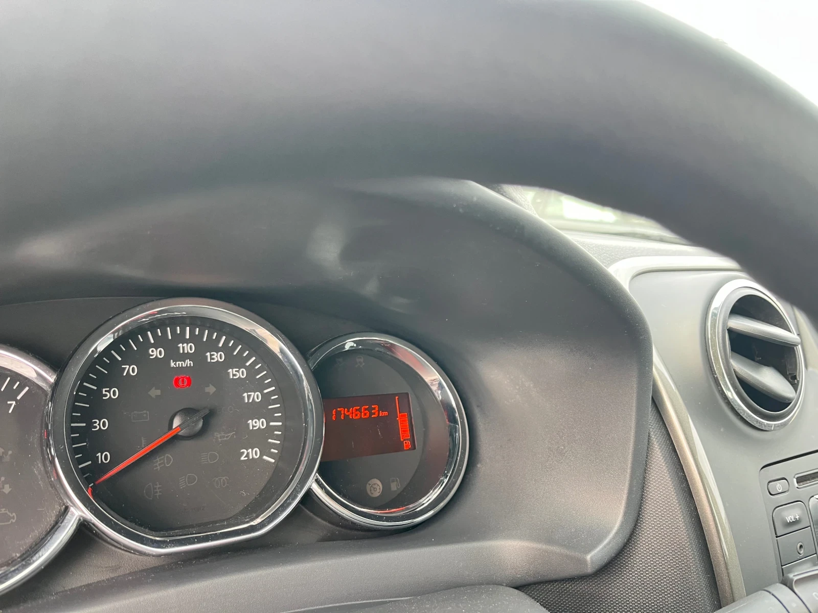 Dacia Logan 2015, 174000km, euro5, 1.5dci 90k.c | Mobile.bg � ����������� 11