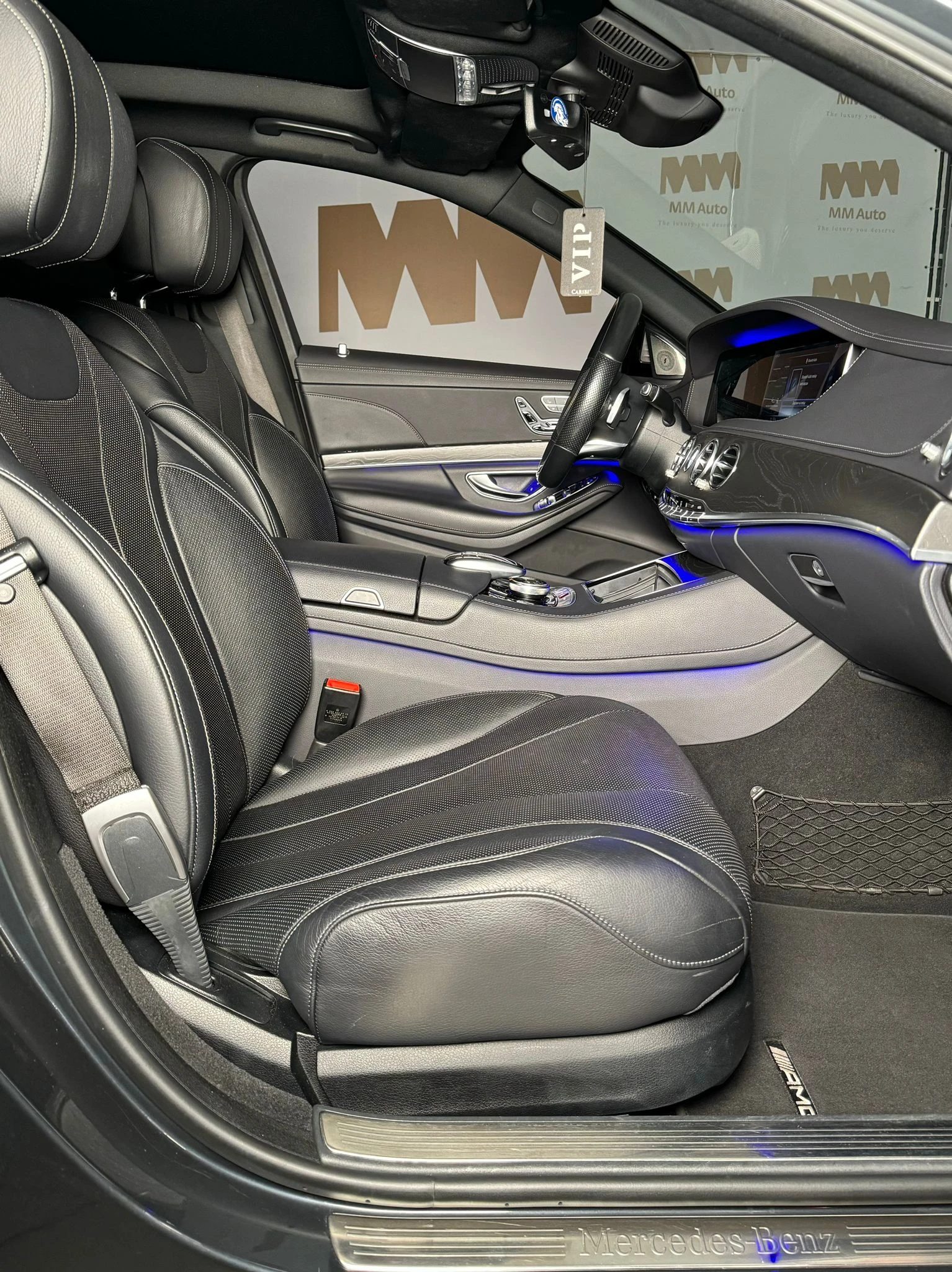 Mercedes-Benz S 350 d 4Matic L AMG* Pano* 360* Burm - изображение 9