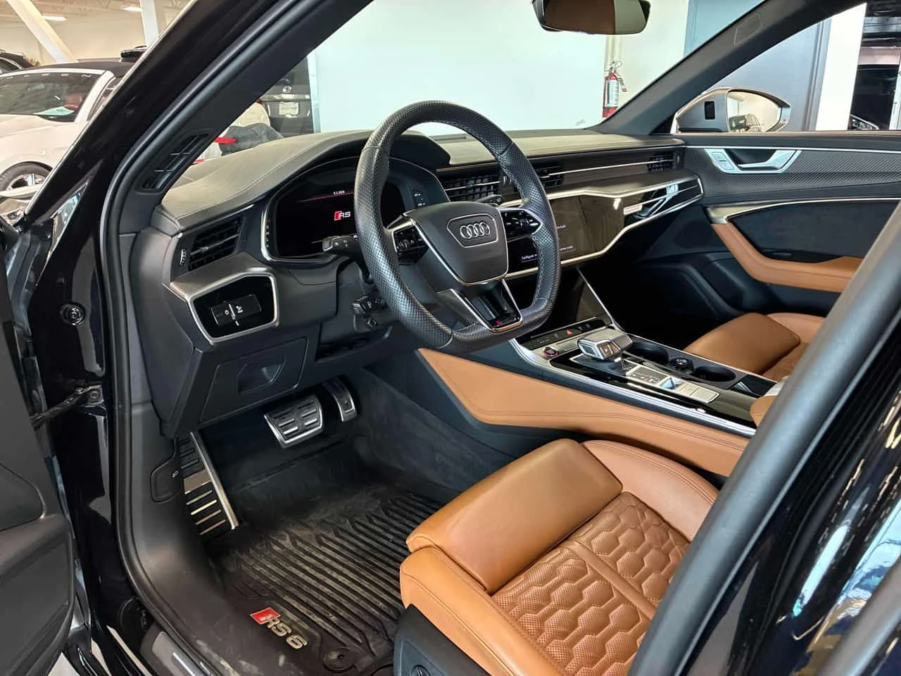 Audi Rs6 * AVANT* performance * PANO* KEYLESS* ПОДГРЕВ* , снимка 5 - Автомобили и джипове - 53796733