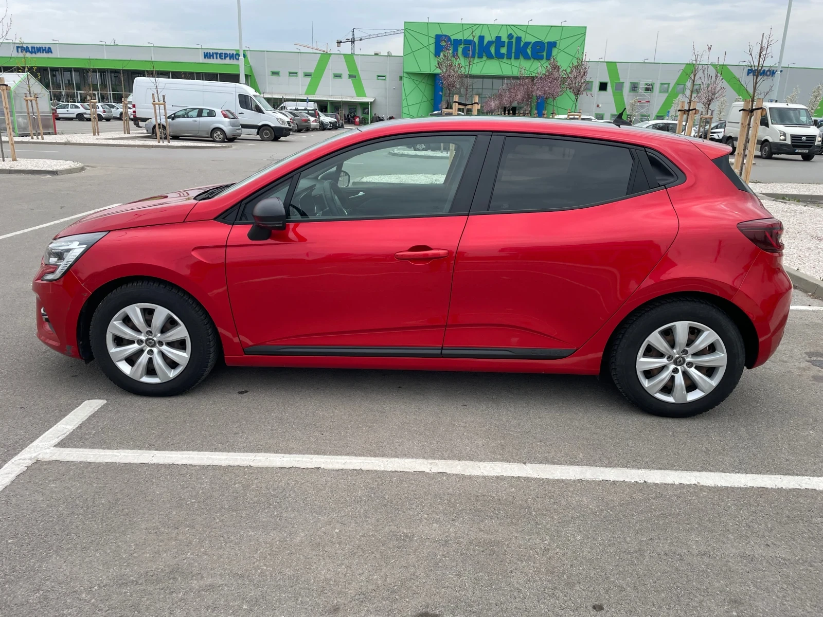 Renault Clio, снимка 3 - Автомобили и джипове - 54271458