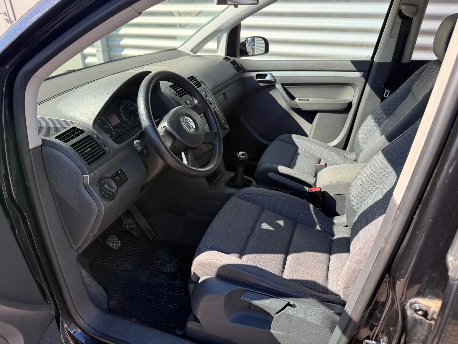 VW Touran 1, 9TDI+ 105kc+ ръчка+ Euro4+ Теглич, снимка 10 - Автомобили и джипове - 54540978