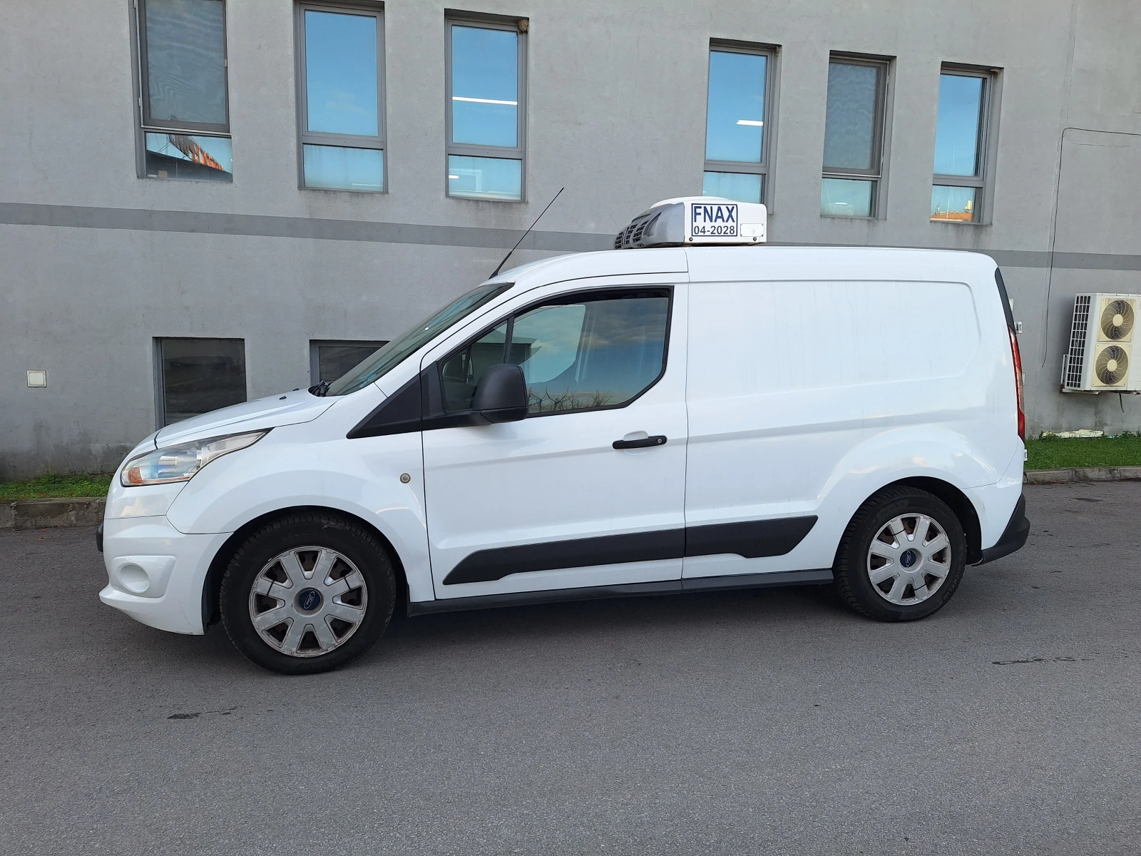 Ford Connect 1.6d 95kc frigo, снимка 4 - Автомобили и джипове - 54770639
