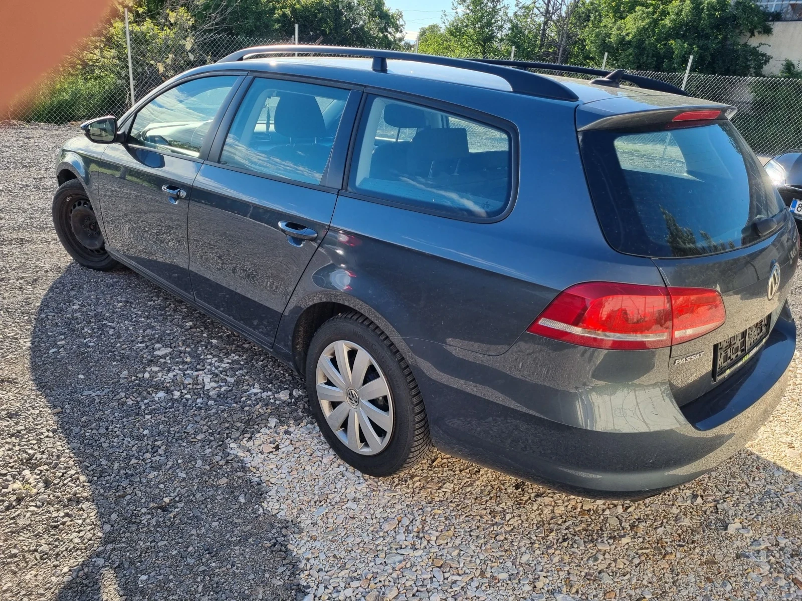 VW Passat 1.6tdi 6sk, снимка 3 - Автомобили и джипове - 54610532
