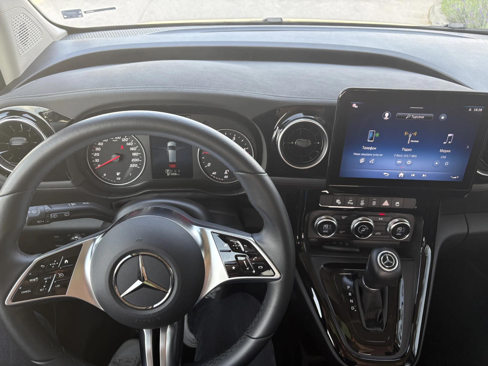 Mercedes-Benz T-класа 180d, снимка 11 - Автомобили и джипове - 55207165