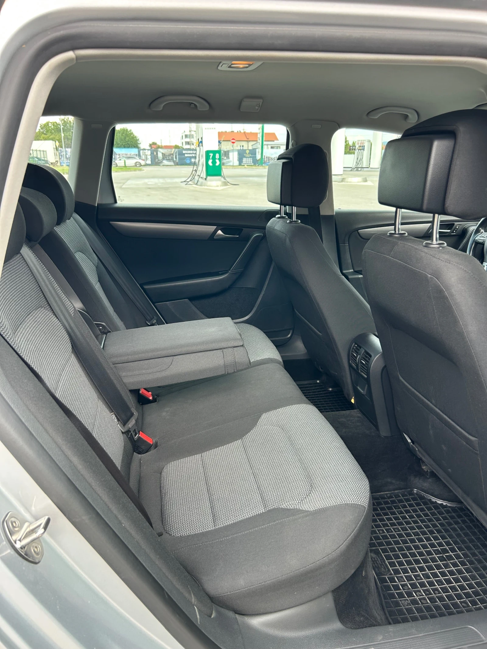VW Passat 2.0 TDI 140kc, снимка 9 - Автомобили и джипове - 55409960