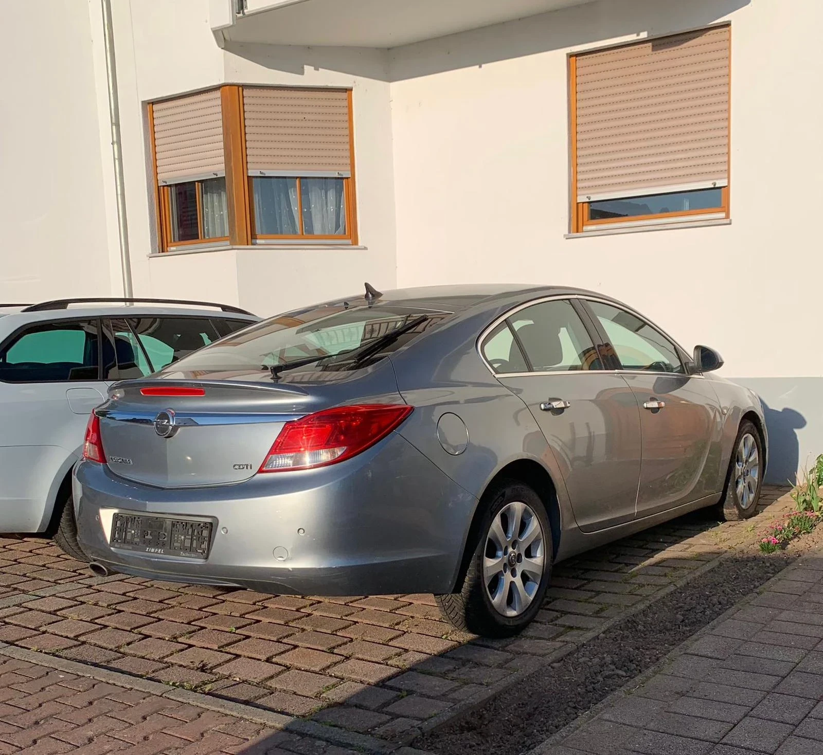 Opel Insignia 2.0 CDTI, снимка 2 - Автомобили и джипове - 55407090