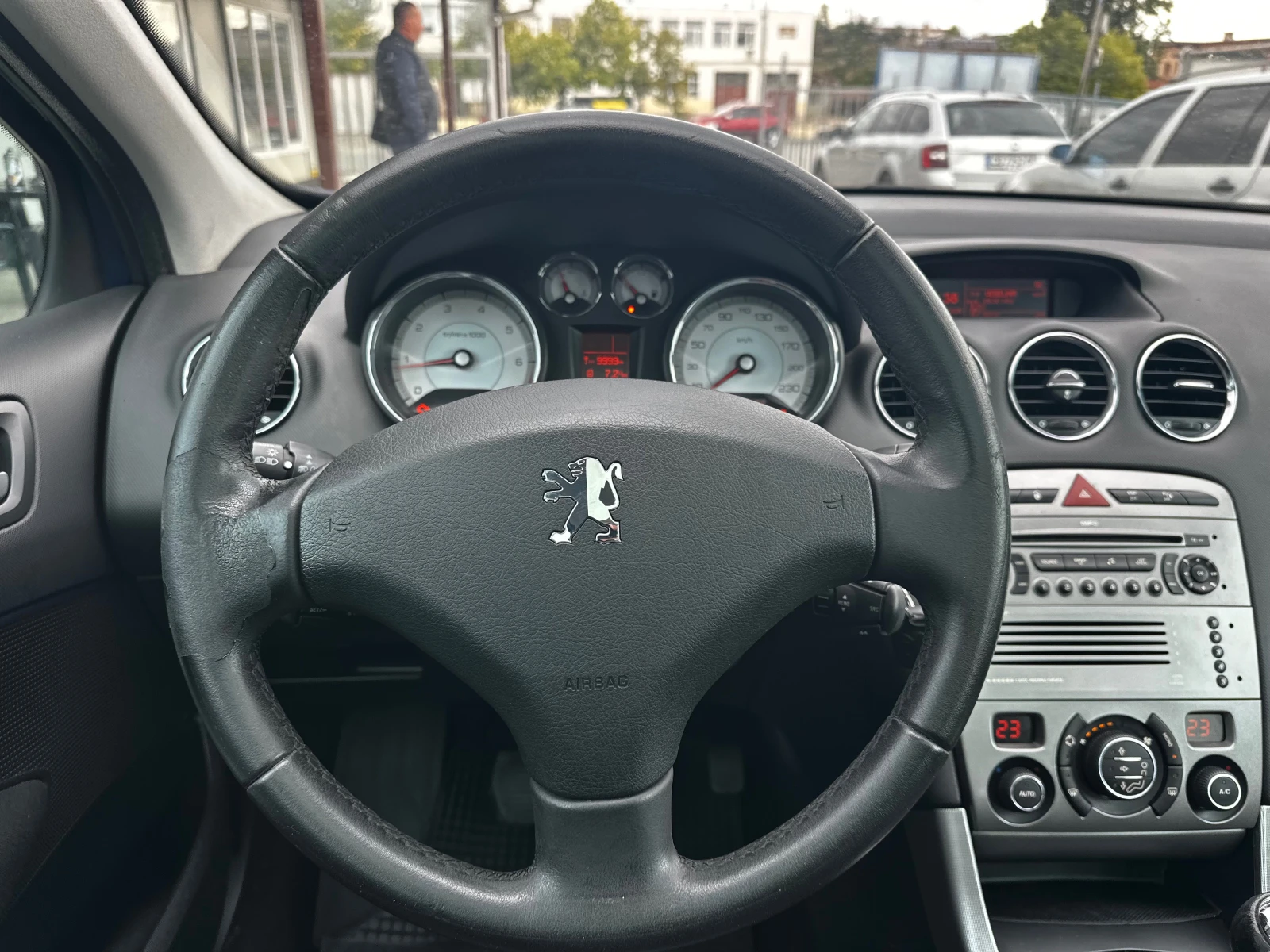 Peugeot 308 1.6i 120к.с Панорама, снимка 10 - Автомобили и джипове - 56193769