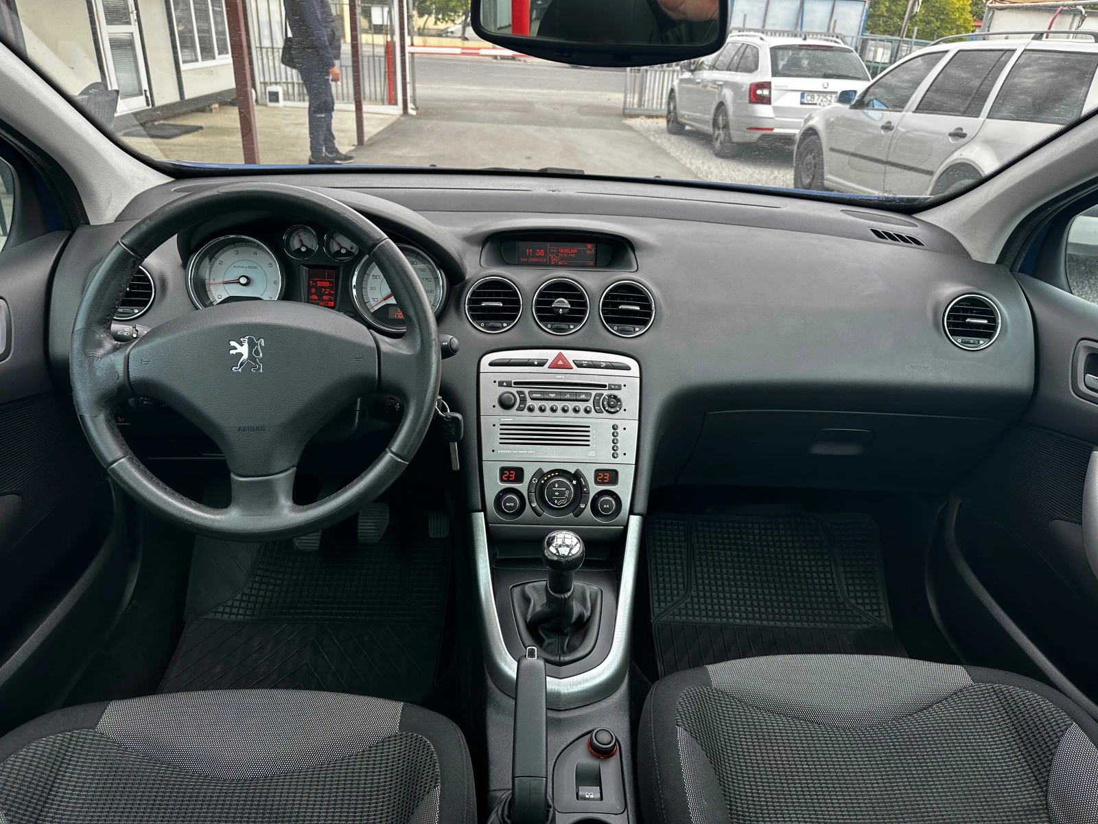 Peugeot 308 1.6i 120к.с Панорама, снимка 9 - Автомобили и джипове - 56193769