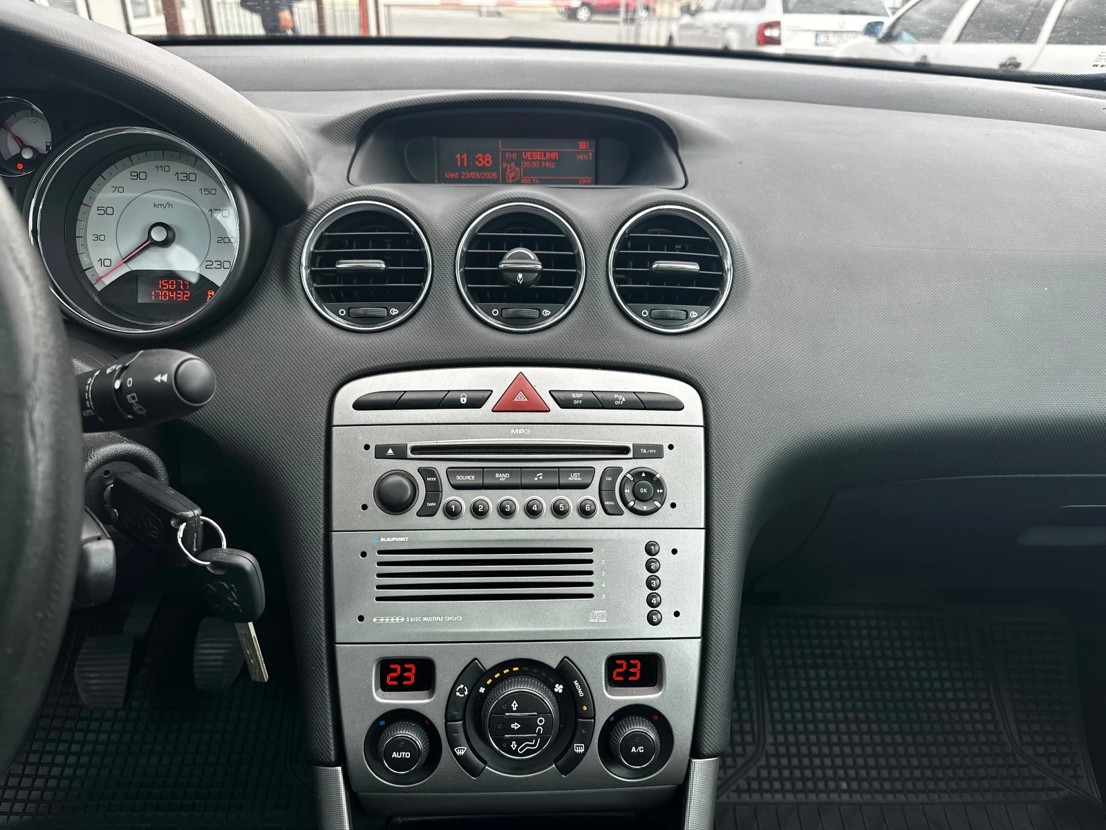 Peugeot 308 1.6i 120к.с Панорама, снимка 12 - Автомобили и джипове - 56193769