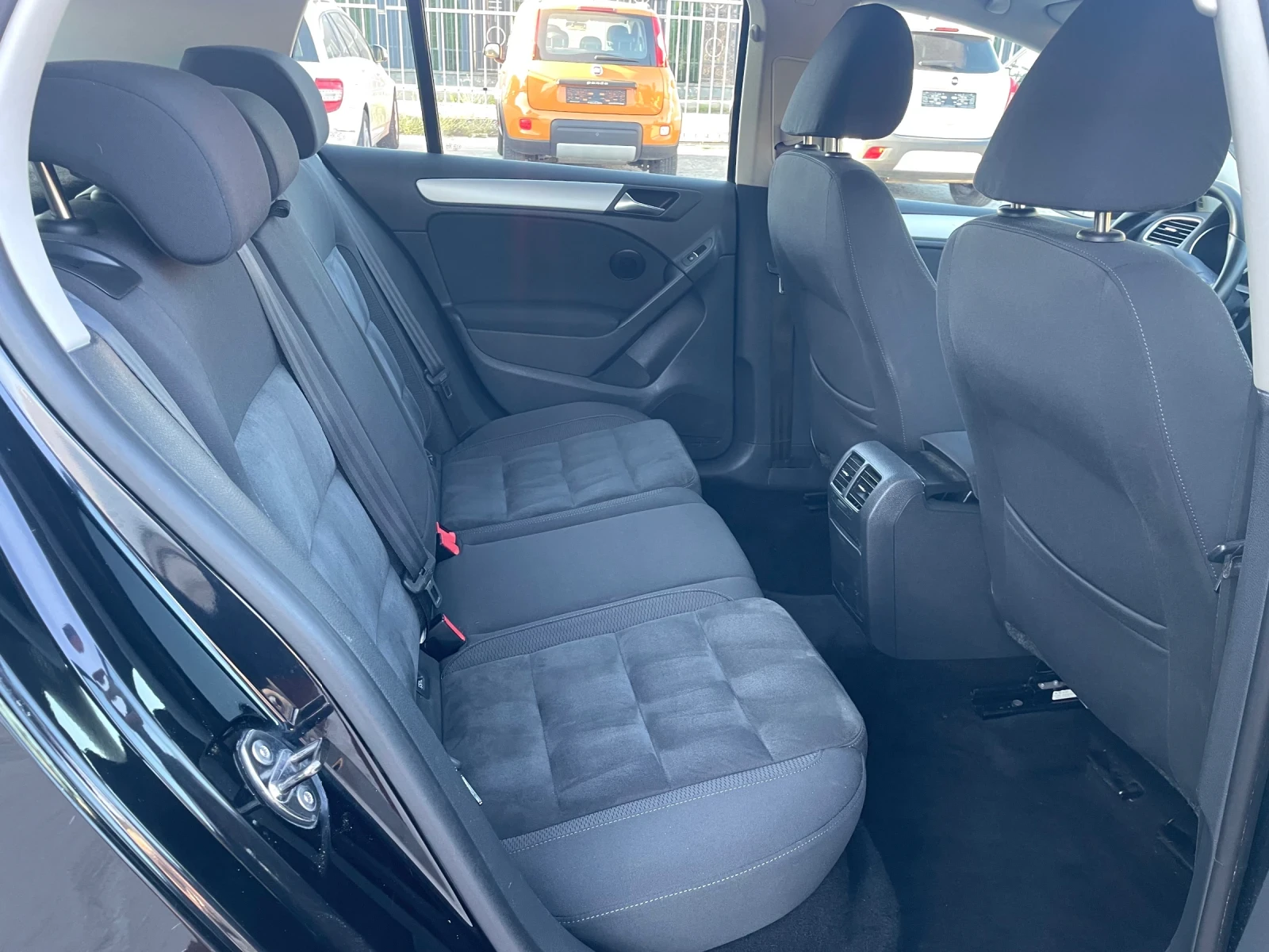 VW Golf 1.6i Bi-fuel gaz!!!, снимка 13 - Автомобили и джипове - 56200552