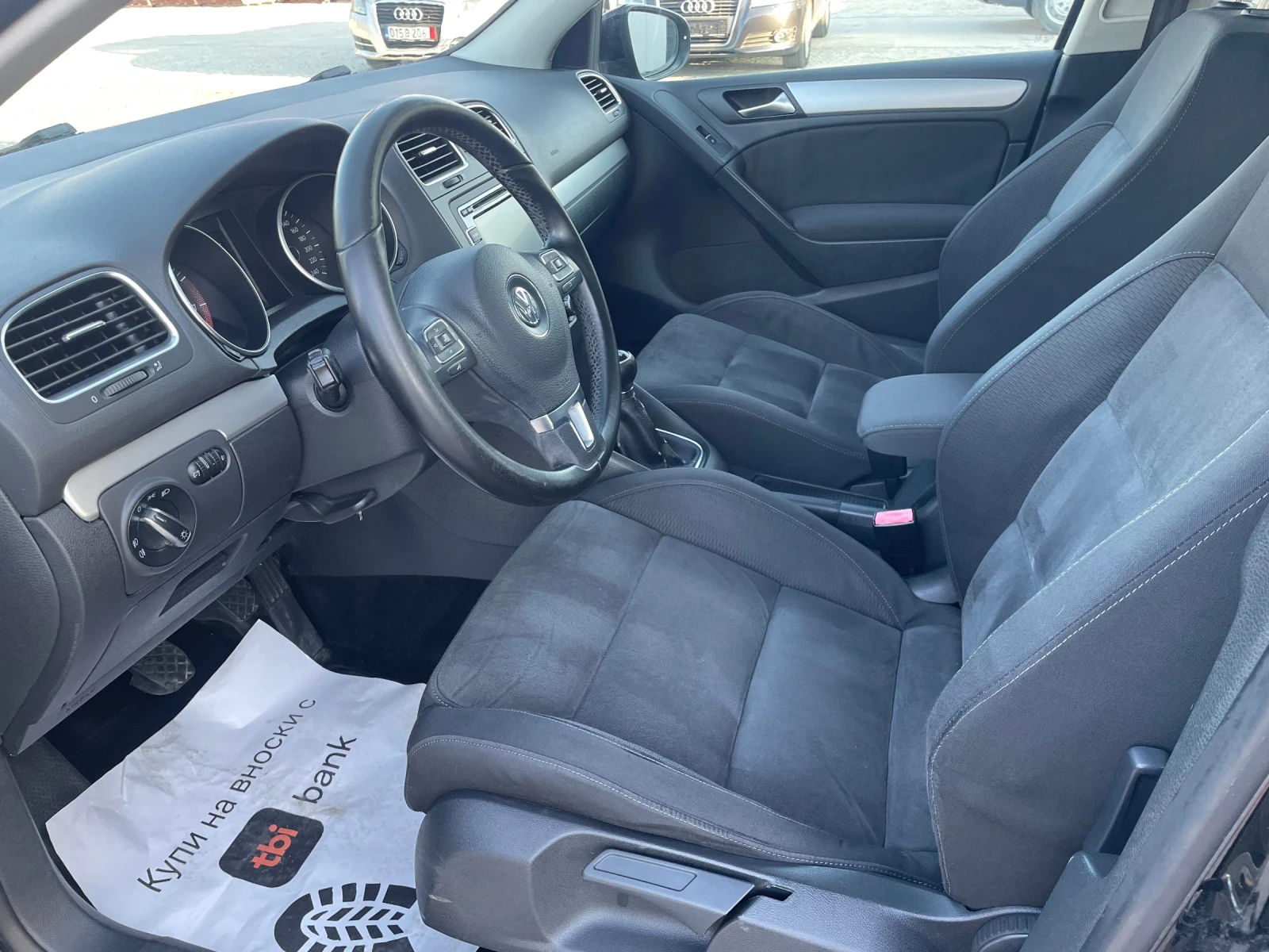 VW Golf 1.6i Bi-fuel gaz!!!, снимка 9 - Автомобили и джипове - 56200552