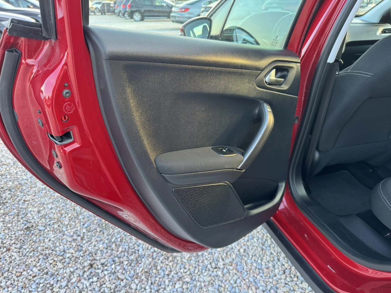 Peugeot 2008 1.2i GAZ | Mobile.bg � ����������� 7