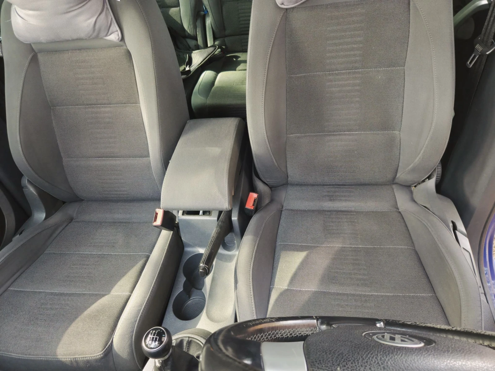 VW Touran 2.0 140hp, снимка 12 - Автомобили и джипове - 56653401