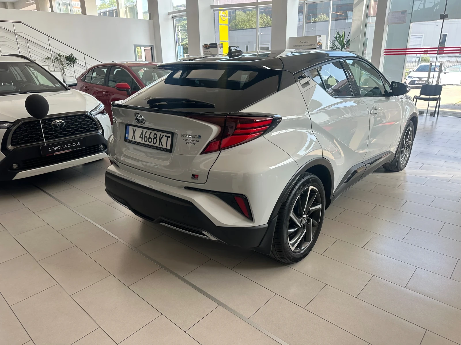 Toyota C-HR Gr* Sport - изображение 5