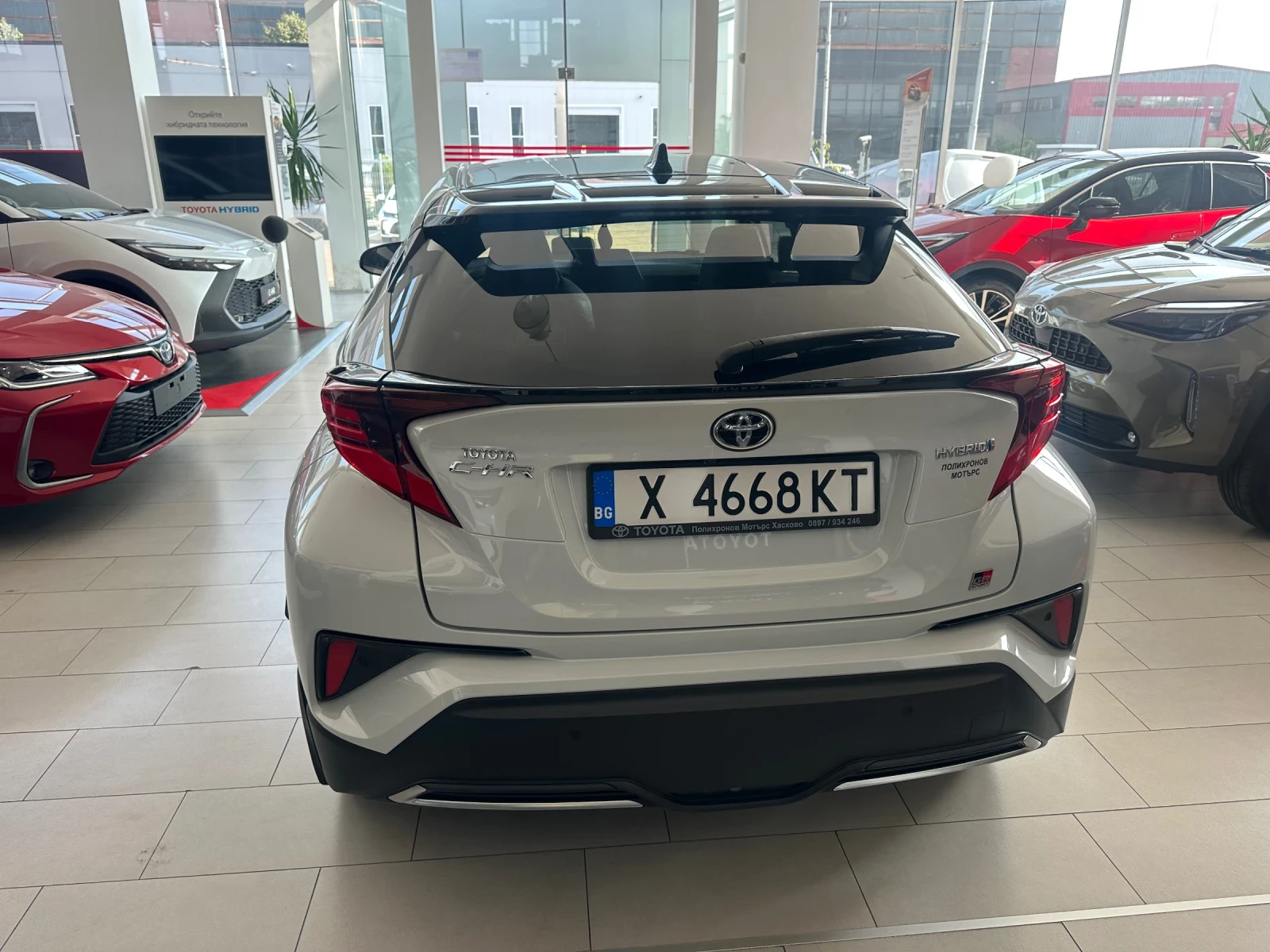 Toyota C-HR Gr* Sport - изображение 4
