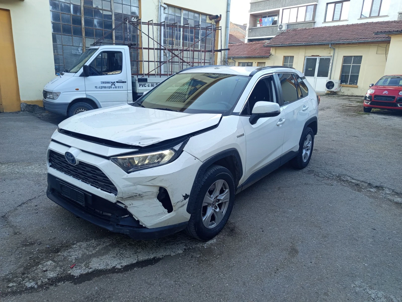Toyota Rav4 2.5 hybrid  - изображение 6