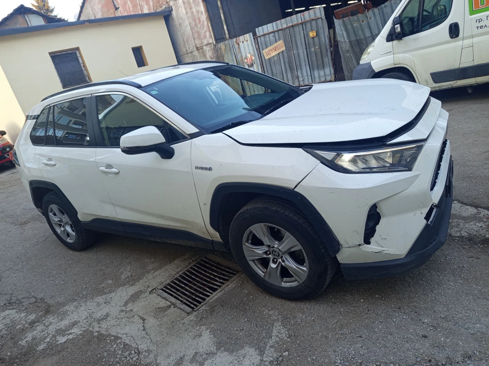Toyota Rav4 2.5 hybrid  - изображение 4