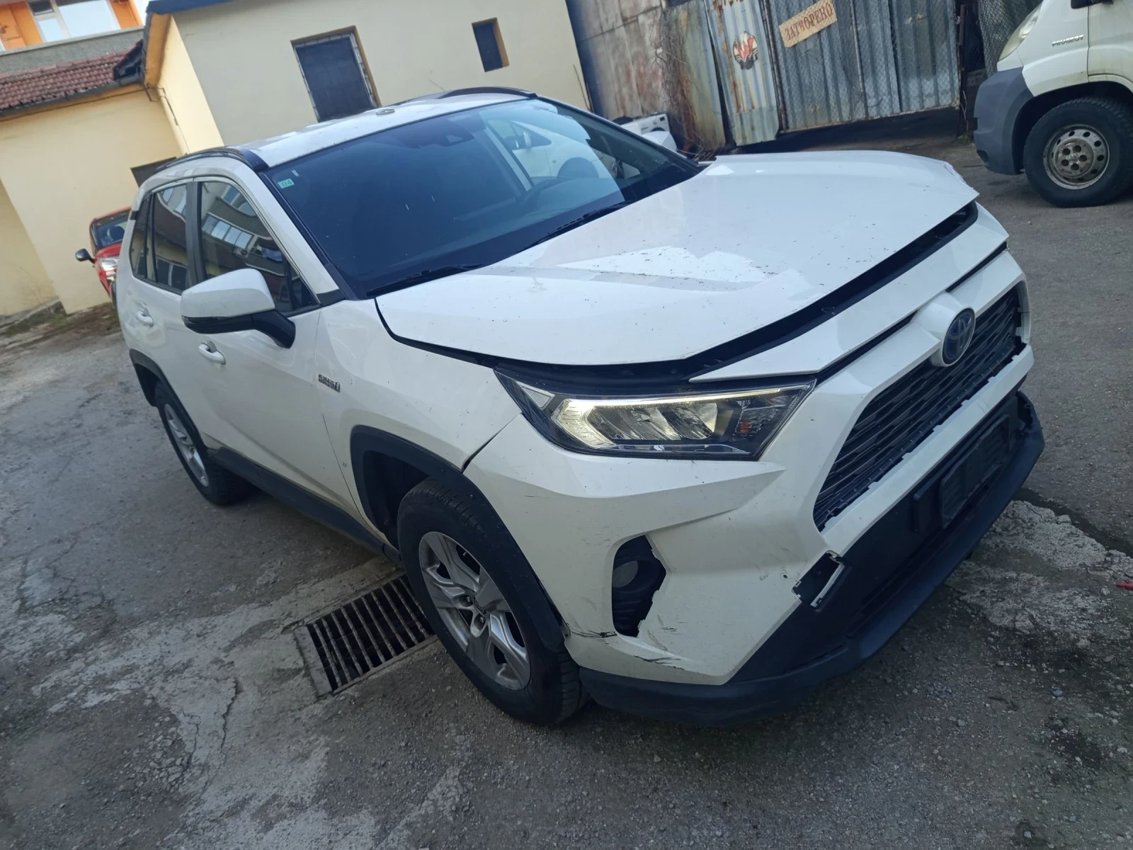Toyota Rav4 2.5 hybrid  - изображение 3