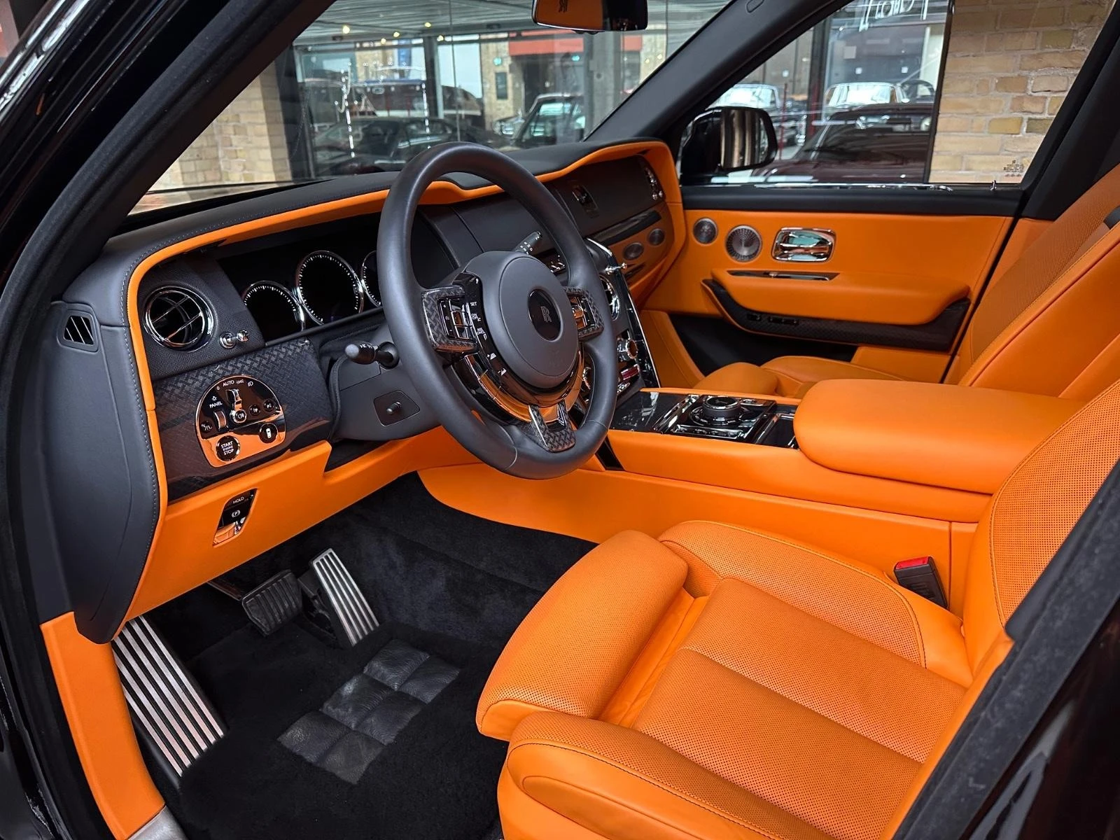 Rolls-Royce Cullinan BLACK BADGE/BESPOKE/SHOOTING STAR/4-SEATS/ - изображение 9