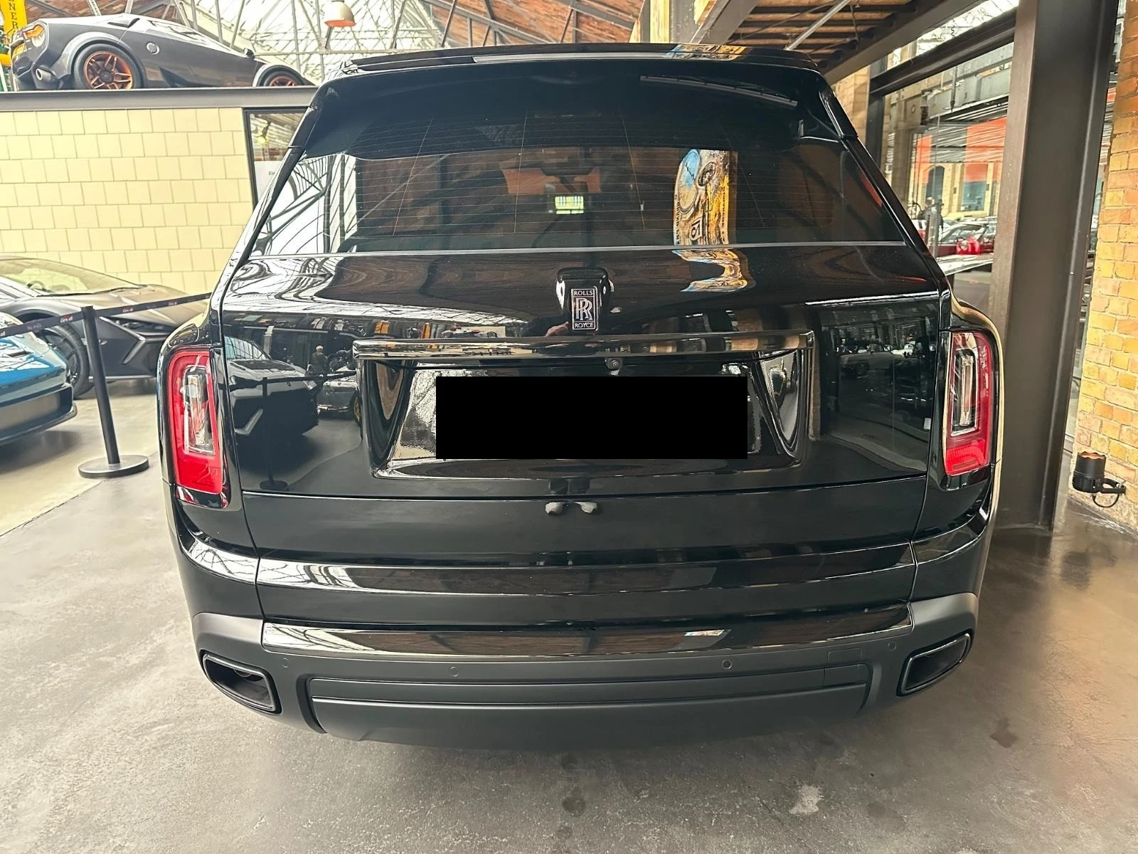 Rolls-Royce Cullinan BLACK BADGE/BESPOKE/SHOOTING STAR/4-SEATS/ - изображение 4