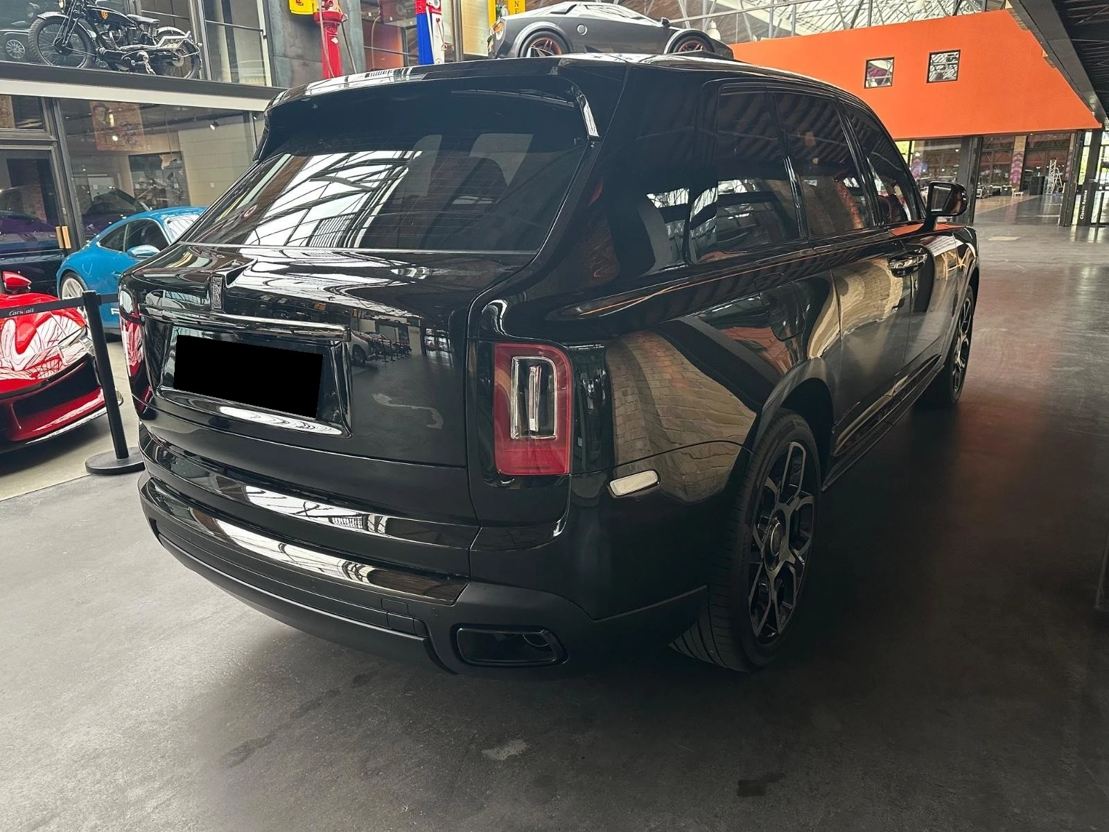 Rolls-Royce Cullinan BLACK BADGE/BESPOKE/SHOOTING STAR/4-SEATS/ - изображение 3
