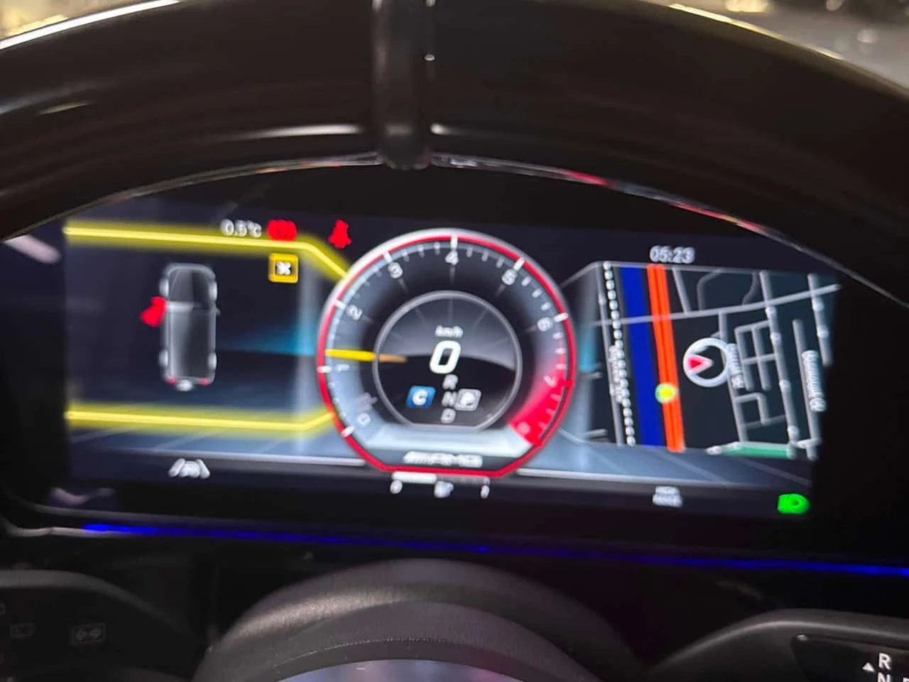 Mercedes-Benz G 63 AMG * CARFAX * 360 * DIS * ОБДУХВАНЕ, снимка 8 - Автомобили и джипове - 53741401