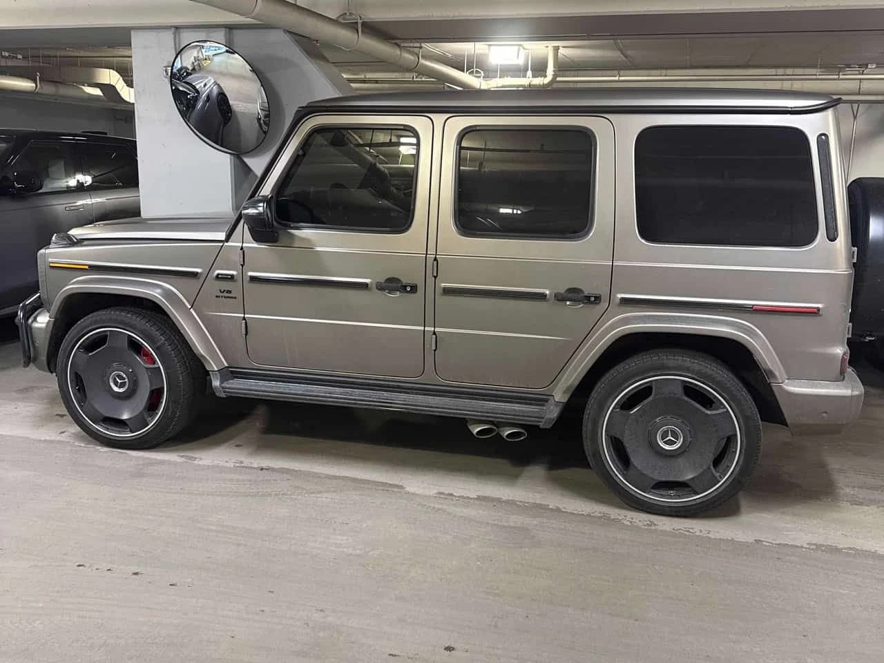 Mercedes-Benz G 63 AMG * CARFAX * 360 * DIS * ОБДУХВАНЕ, снимка 2 - Автомобили и джипове - 53741401