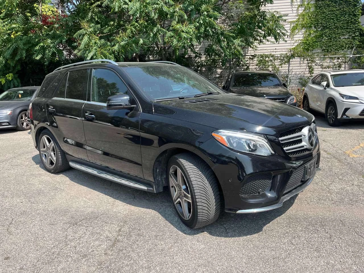 Mercedes-Benz GLE 400  * CARFAX * ОПЦИЯ ЗА ФИНАНСИРАНЕ, снимка 16 - Автомобили и джипове - 55328159