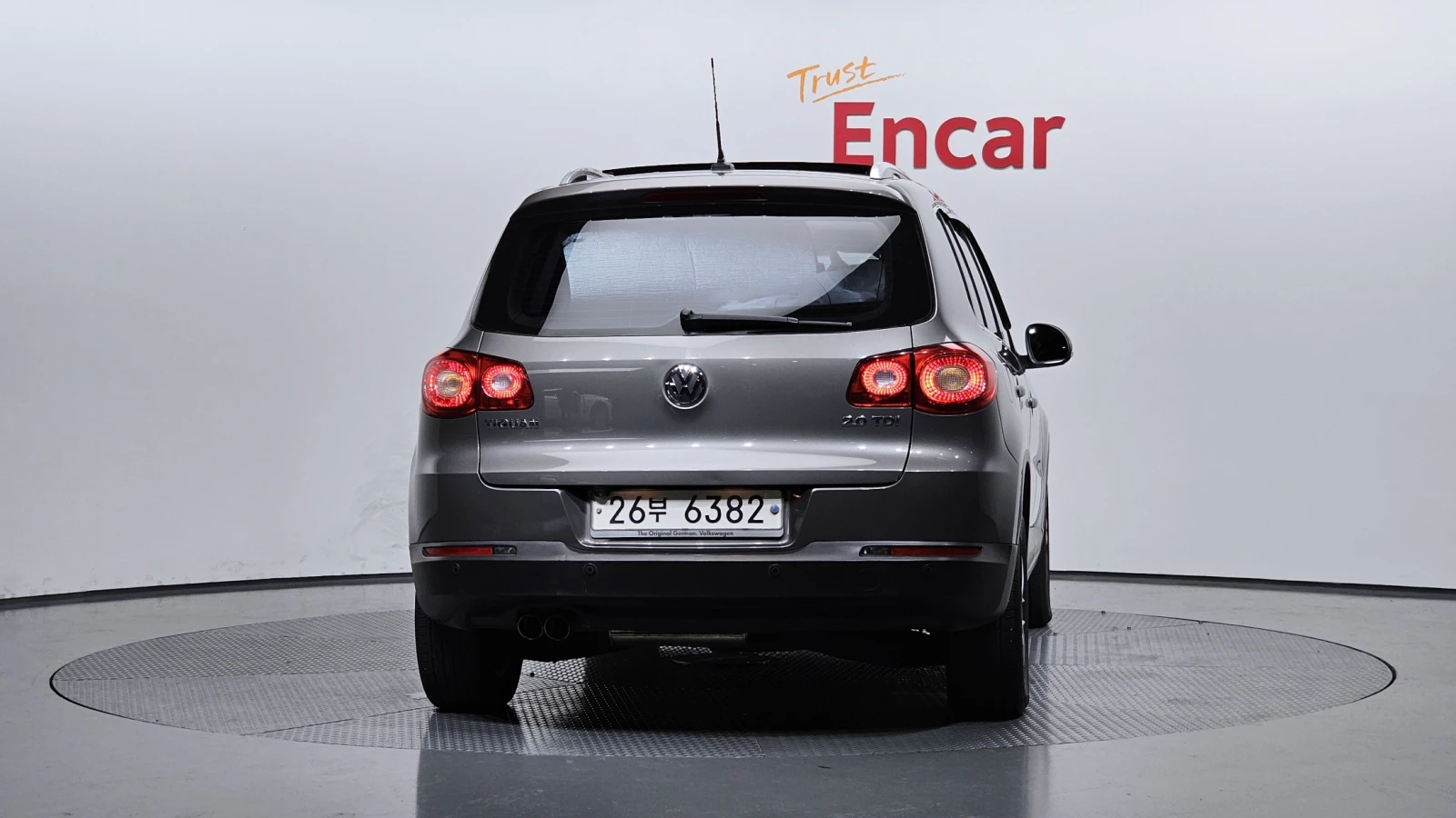 VW Tiguan 2.0 TDI* ЛЮК* КРАЙНА ЦЕНА, снимка 4 - Автомобили и джипове - 55496254