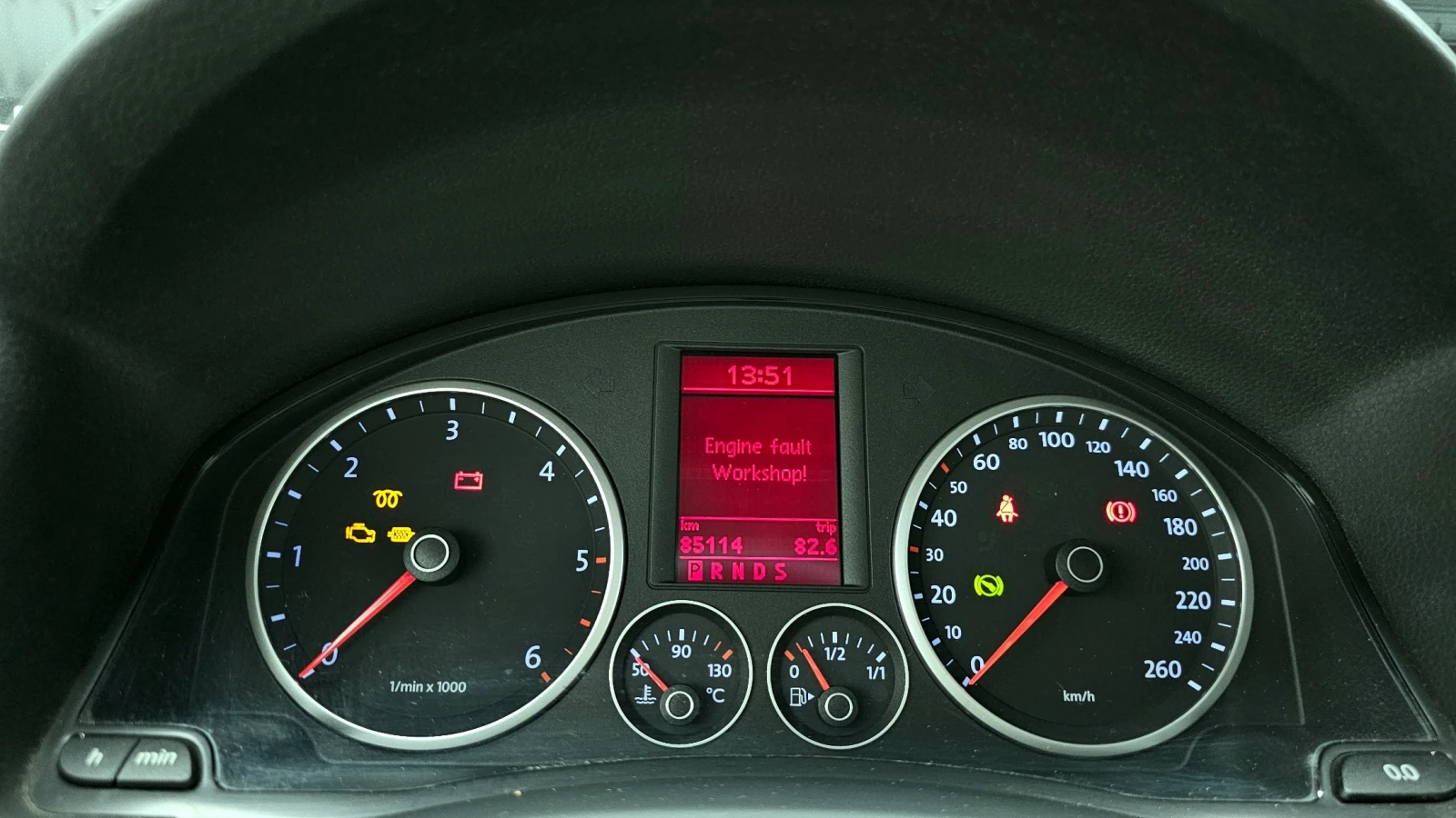 VW Tiguan 2.0 TDI* ЛЮК* КРАЙНА ЦЕНА, снимка 8 - Автомобили и джипове - 55496254