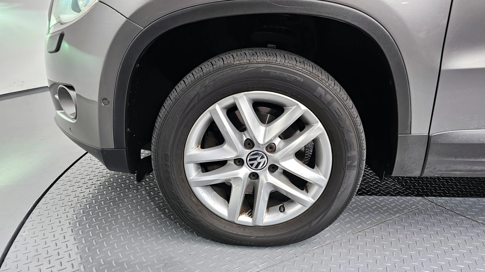 VW Tiguan 2.0 TDI* ЛЮК* КРАЙНА ЦЕНА, снимка 5 - Автомобили и джипове - 55496254