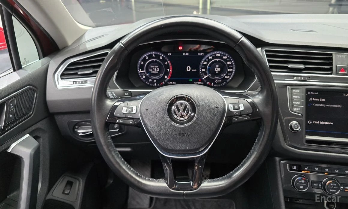 VW Tiguan, снимка 13 - Автомобили и джипове - 55644926