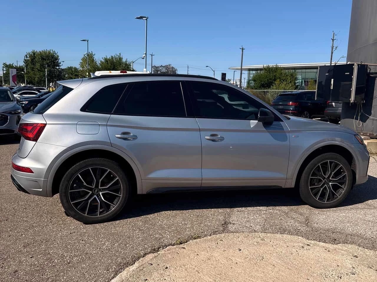 Audi Q5  Progressiv / DISTRONIC / LED / CARFAX /АВТОКРЕДИТ, снимка 3 - Автомобили и джипове - 55712184