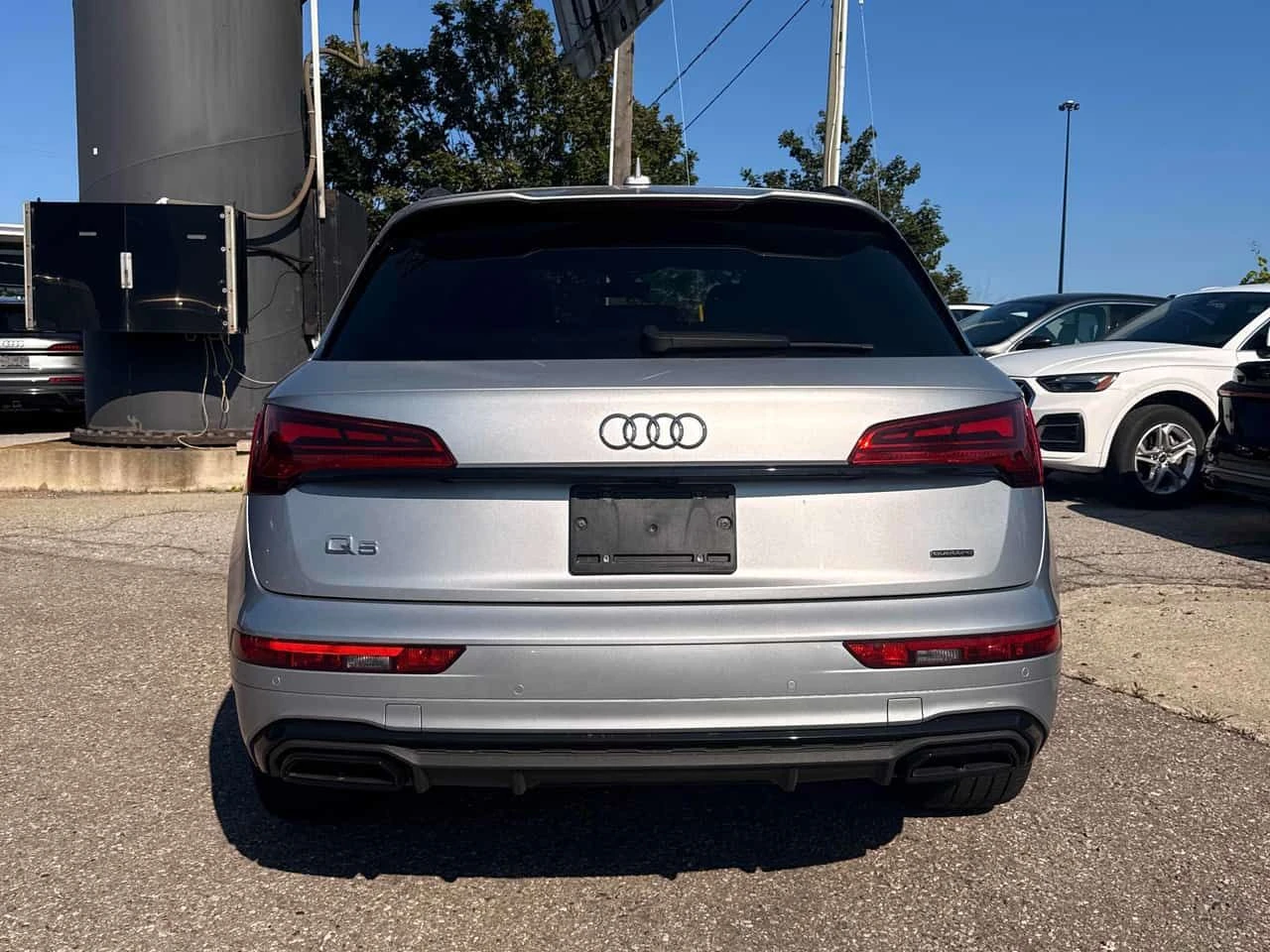 Audi Q5  Progressiv / DISTRONIC / LED / CARFAX /АВТОКРЕДИТ, снимка 4 - Автомобили и джипове - 55712184