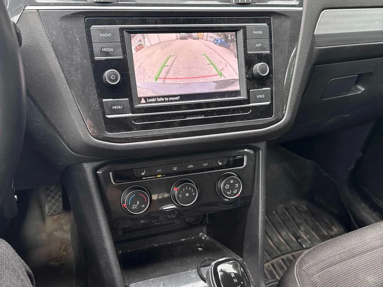 VW Tiguan * Trendline * CARFAX * БЕЗ ПЪРВОНАЧАЛНА ВНОСКА, снимка 9 - Автомобили и джипове - 56264503