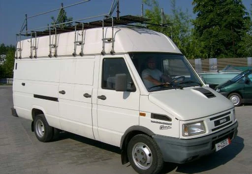 Iveco Daily, снимка 4 - Бусове и автобуси - 312063