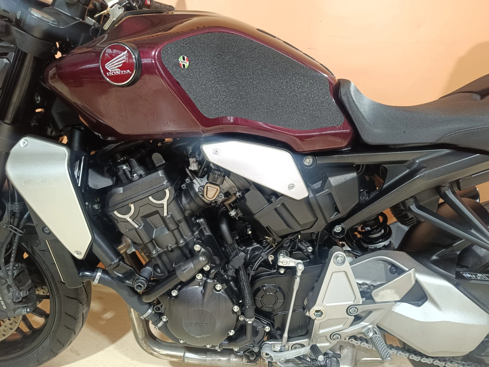 Honda Cb 1000R ABS TC, снимка 13 - Мотоциклети и мототехника - 56620712