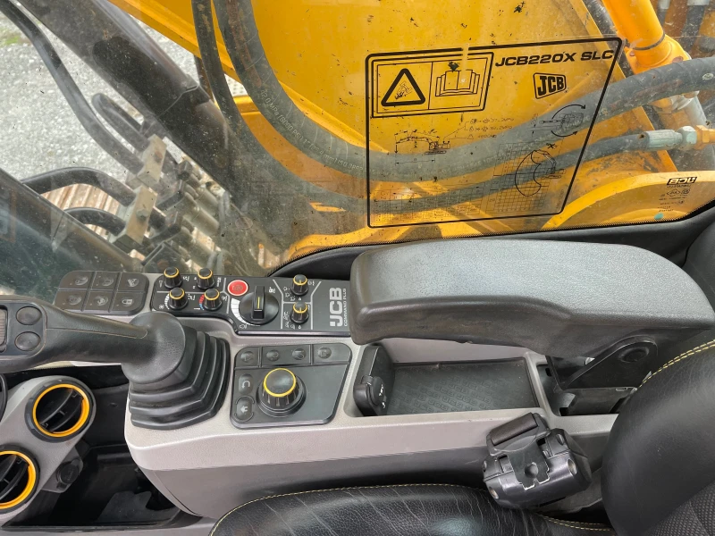 Багер JCB 220 X SLC НОВА КОФА ЛИЗИНГ, снимка 13 - Индустриална техника - 51807497