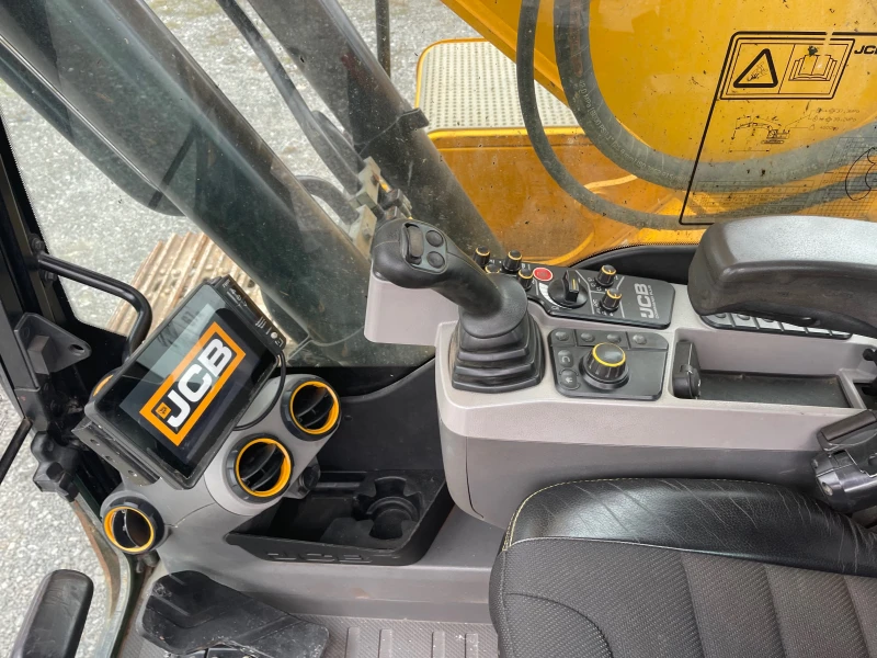 Багер JCB 220 X SLC НОВА КОФА ЛИЗИНГ, снимка 12 - Индустриална техника - 51807497