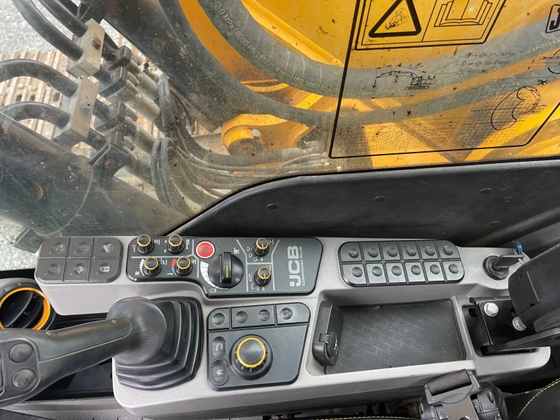 Багер JCB 220 X SLC НОВА КОФА ЛИЗИНГ, снимка 14 - Индустриална техника - 51807497