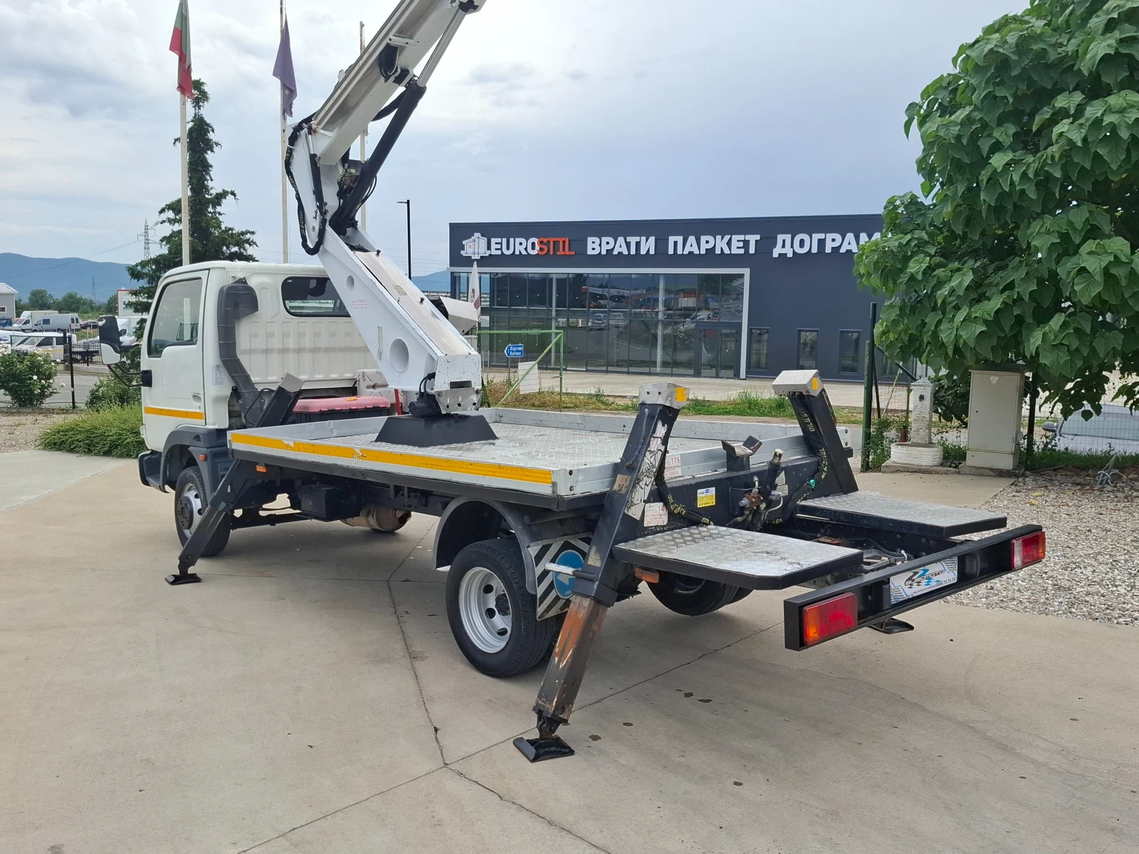 Автовишка Друга марка Nissan/Cabstar/3.0TD/18м./200кг./До3.5т., снимка 2 - Индустриална техника - 54952833