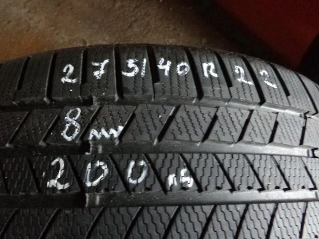 Гуми Зимни 275/40R22, снимка 1 - Гуми и джанти - 14440898