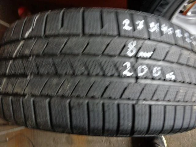 Гуми Зимни 275/40R22, снимка 10 - Гуми и джанти - 14440898