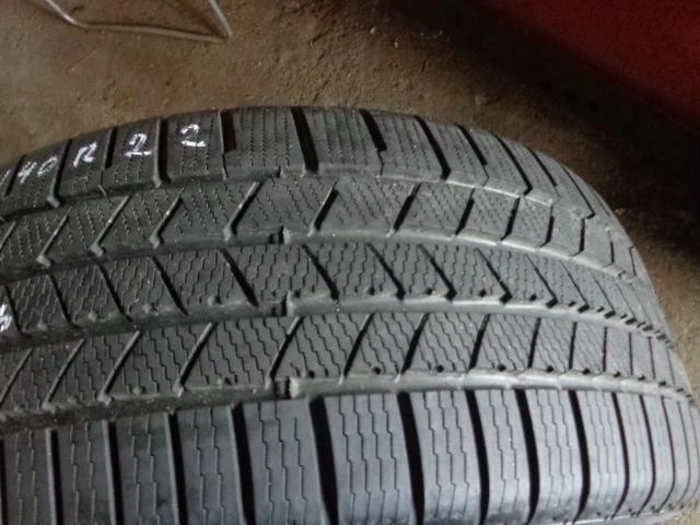 Гуми Зимни 275/40R22, снимка 3 - Гуми и джанти - 14440898