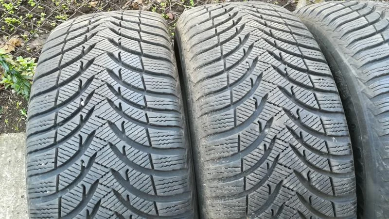 Гуми Зимни 225/55R16, снимка 2 - Гуми и джанти - 26833933