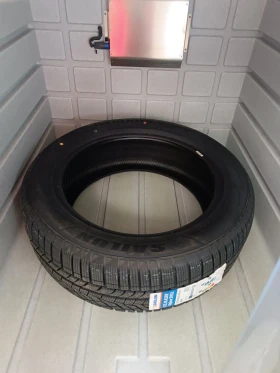 Гуми Зимни 235/55R19, снимка 6 - Гуми и джанти - 48107530