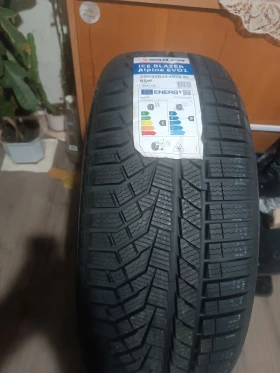 Гуми Зимни 235/55R19, снимка 2 - Гуми и джанти - 48107530