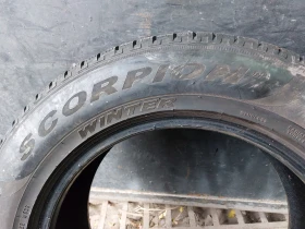 Гуми Зимни 215/65R17, снимка 5 - Гуми и джанти - 48653386