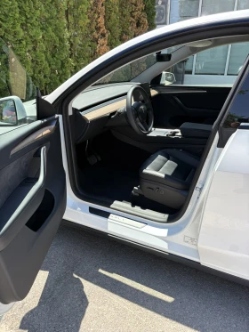 Tesla Model Y Long Range AWD - 77990 лв. - 64699636 7